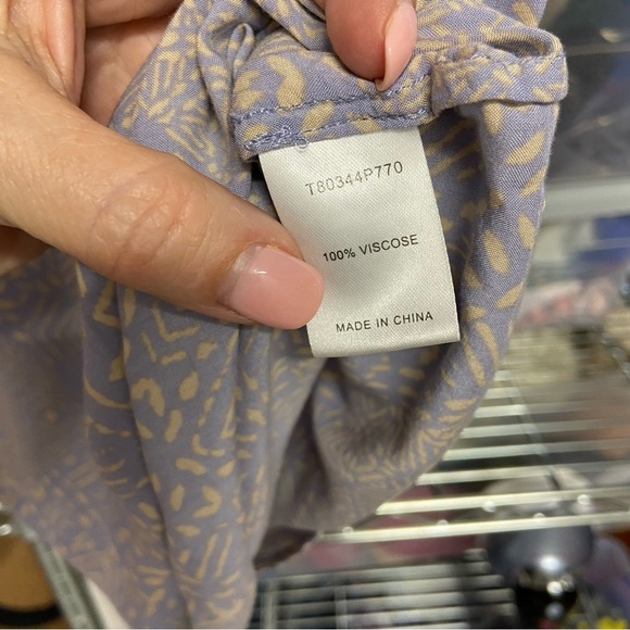 Tart Calyse Women’s Blouse Size M Periwinkle with cream design On/Off Shoulder - Picture 9 of 11